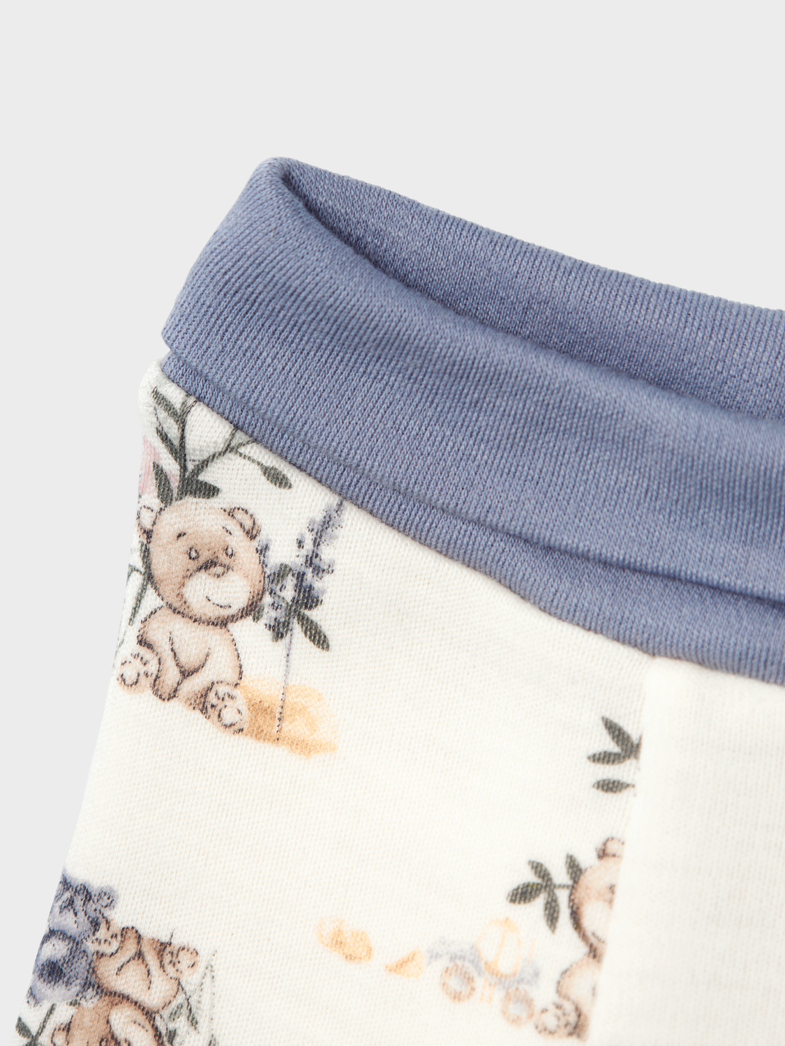 model_shot-front_full